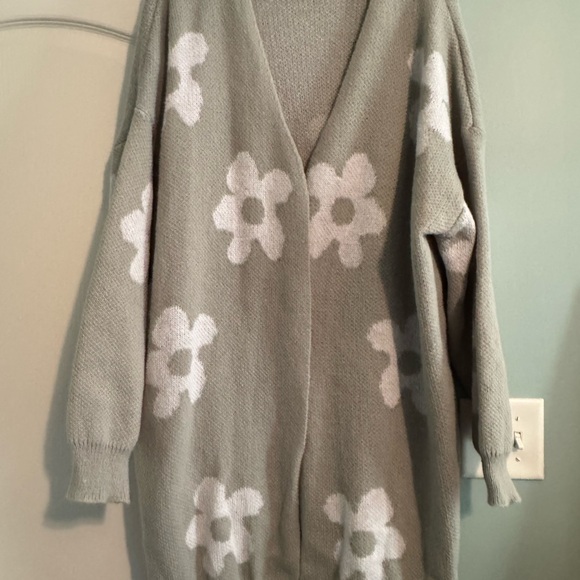 SHEIN Sweaters - Cozy Grey Floral Women's Sweater